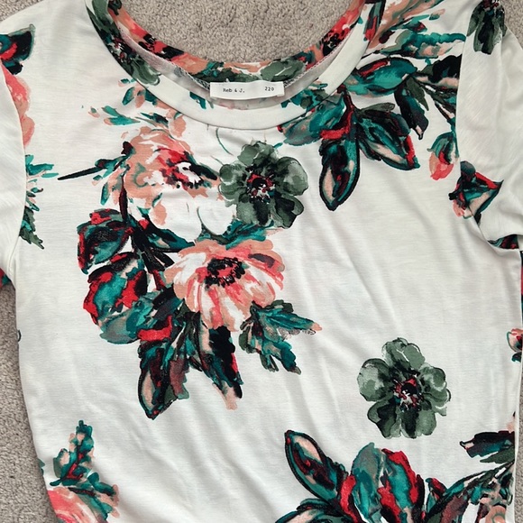 Beautiful floral maxi dress - Picture 2 of 7